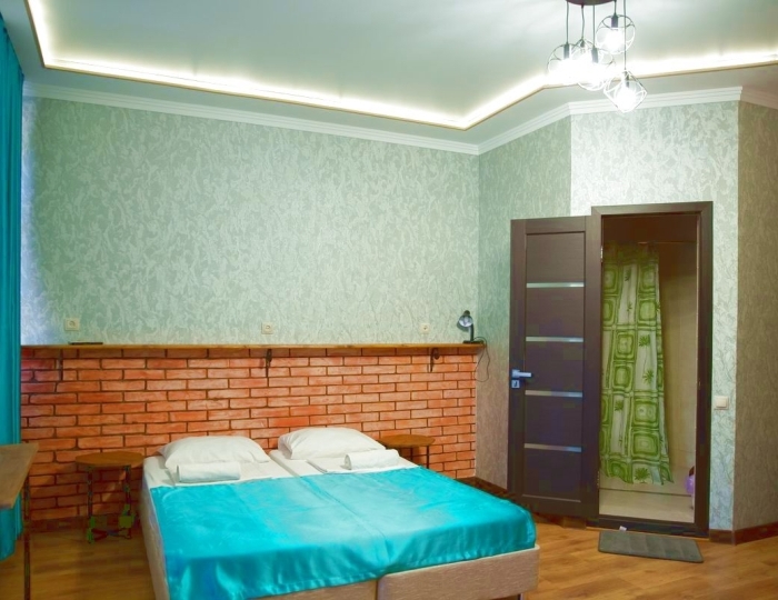 Комфорт 2-мест 1-комнатный б/доп ,1 этаж, с кирпичной стеной - Гостиница «Абхазия» Новый Афон