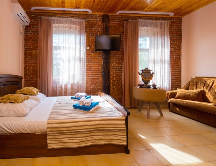 Семейный 2-местный 1-комнатный стандарт 1 категория, с балконом вид во двор - Гостиница «Абхазия» Новый Афон