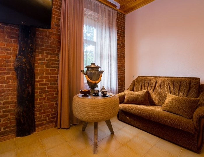 Семейный 2-местный 1-комнатный стандарт 1 категория, с балконом вид во двор - Гостиница «Абхазия» Новый Афон